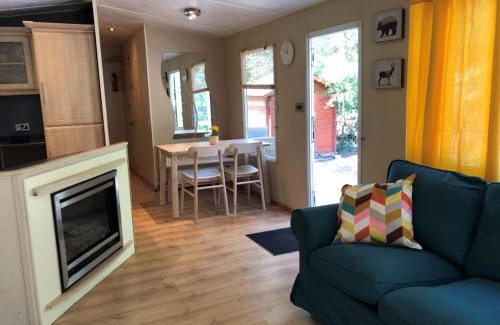 Wechelderzande Chalet De Esquí | Nice chalet with deck, in the Antwerp Kempen