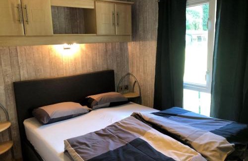 Wechelderzande Chalet De Esquí | Nice chalet with deck, in the Antwerp Kempen