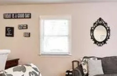 Caroleen Apartamento | Nice clean rooms and safe for travels