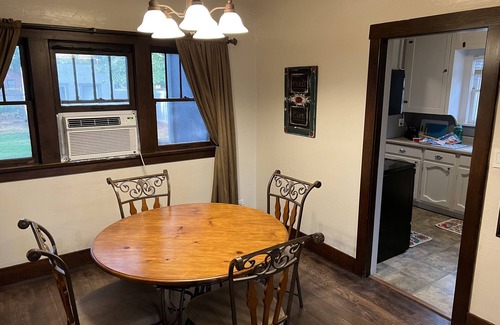 Winslow Casa | Nice Cozy 2 Bedroom 1bath house Close to DT Winslow