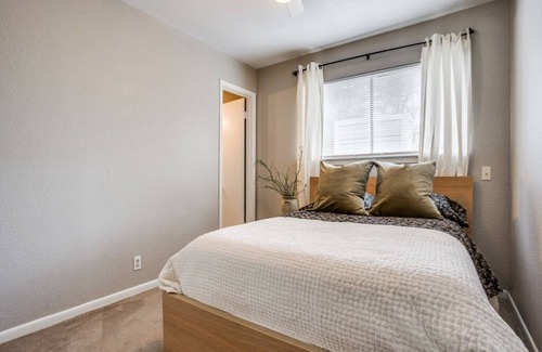 East Oak Hill Casa | Nice, Cozy Home 7 Minutes From Downtown, The Oaks