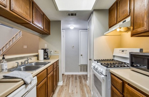 East Oak Hill Casa | Nice, Cozy Home 7 Minutes From Downtown, The Oaks