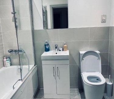 Barking Casa | Nice Double Room with private Bathroom