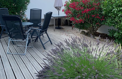 L'Epine Casa | Nice fisherman's cottage quietly located, 600 meters from the beach, with fenced garden