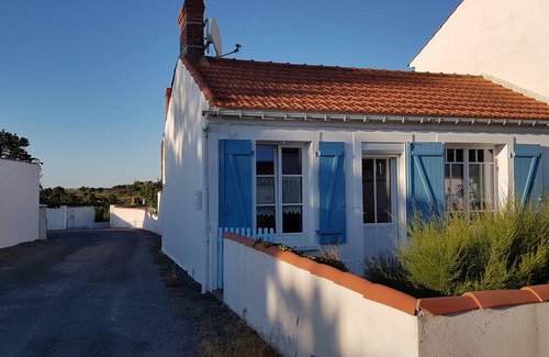 L'Epine Casa | Nice fisherman's cottage quietly located, 600 meters from the beach, with fenced garden