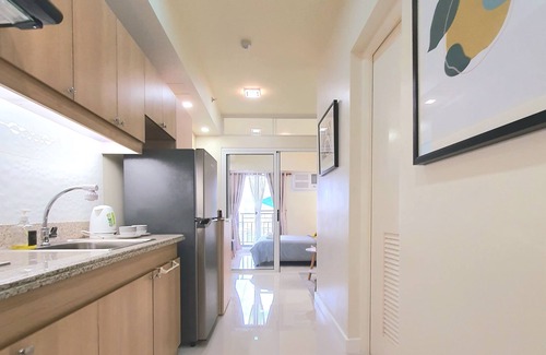 Kapitolyo Condominio | Nice, Fresh, Modern, Cozy and Quiet 1 One bedroom condo with Wifi Internet