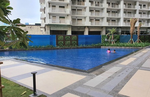 Kapitolyo Condominio | Nice, Fresh, Modern, Cozy and Quiet 1 One bedroom condo with Wifi Internet