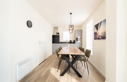 Municipality of Nissewaard Casa | Nice holiday home with sauna near a lake, cleaning included