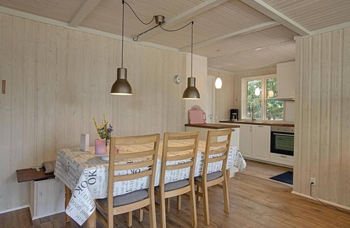 Oster Somarken Casa | Increíble casa en Aakirkeby con cocina