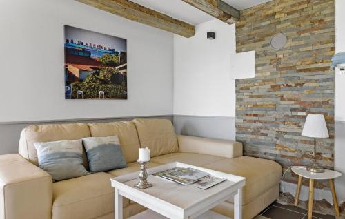 Sandkaas Casa | Nice Home In Allinge With Kitchen