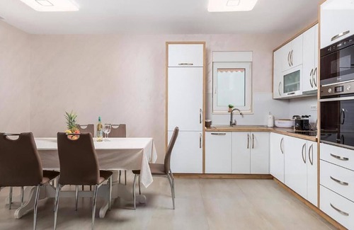 Bibici Casa | Nice home in Bibici with private swimming pool, can be inside or outside