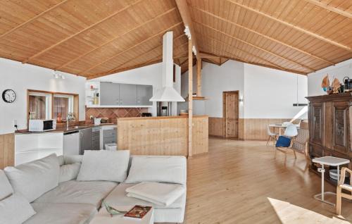 Bog By Casa | Nice Home In Bogø By With Wifi