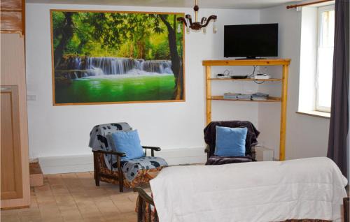 Channay-sur-Lathan Casa | Nice Home In Channay-Sur-Lathan