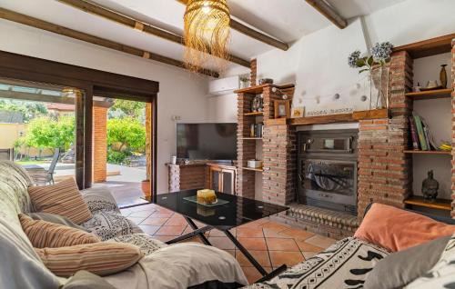 El Pinar Casa | Nice Home In El Pinar