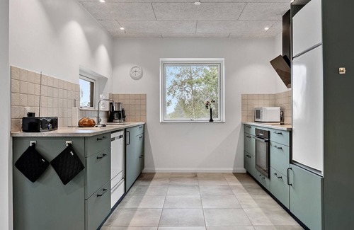 Farvang Casa | Nice home in Fårvang with outdoor swimming pool