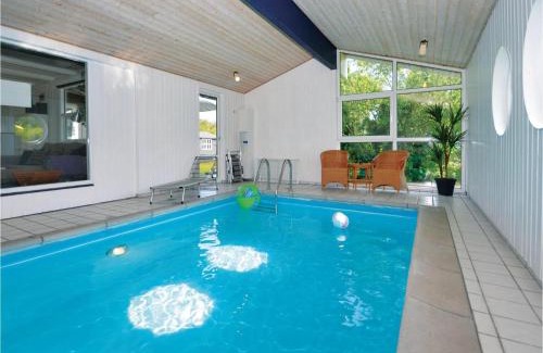 Bønnerup Strand Casa | Nice Home In Glesborg With Kitchen