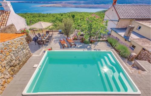 Smrika Casa | Nice Home In Grmani With Kitchen