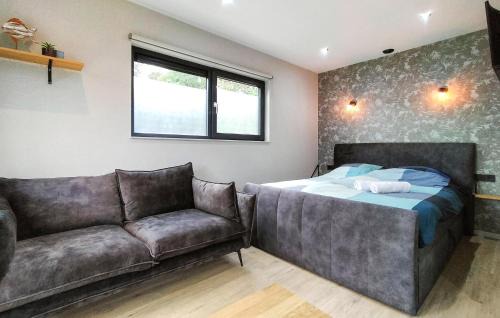 Heinkenszand Casa | Nice Home In Heinkenszand With Wifi