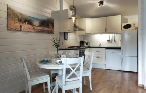 Heinkenszand Casa | Nice Home In Heinkenszand With Sauna