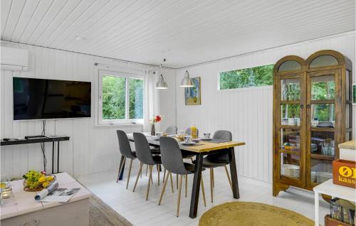 Falen Casa | Nice Home In Hemmet With Kitchen