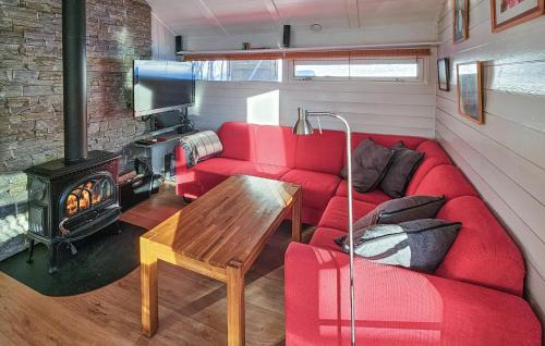 Hol Casa | Nice Home In Hovet With Wifi