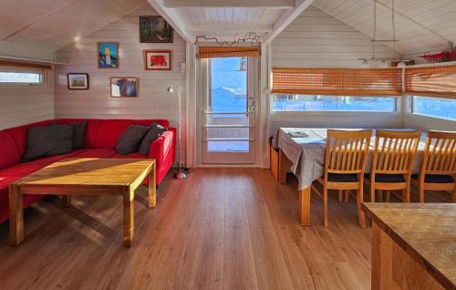 Hol Casa | Nice Home In Hovet With Wifi