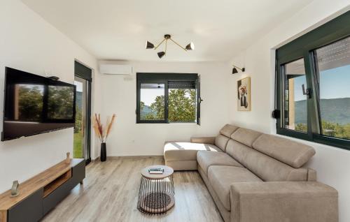 Mojdez Casa | Nice Home In Igalo With House Sea View