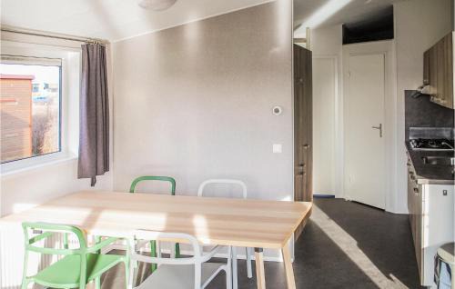 Lauwersoog Casa | Nice Home In Lauwersoog With Kitchen