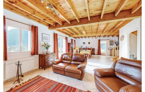 Louvie-Soubiron Casa | Nice Home In Louvie-Soubiron