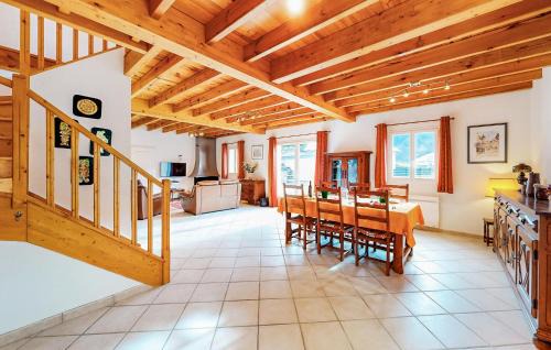 Louvie-Soubiron Casa | Nice Home In Louvie-Soubiron