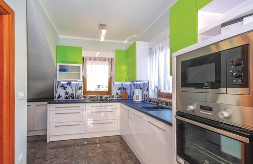 Sarsoni Casa | Bonita casa en Matulji con cocina.