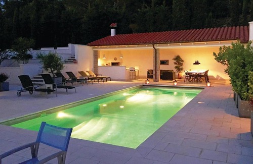 Maureillas-Las-Illas Casa | Nice home in Maureillas- Las Illas with 5 Bedrooms, WiFi and Outdoor swimming pool