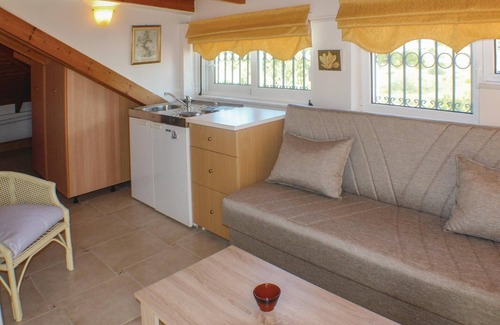 Nea Makri Casa | Bonita casa en Nea Makri con cocina.