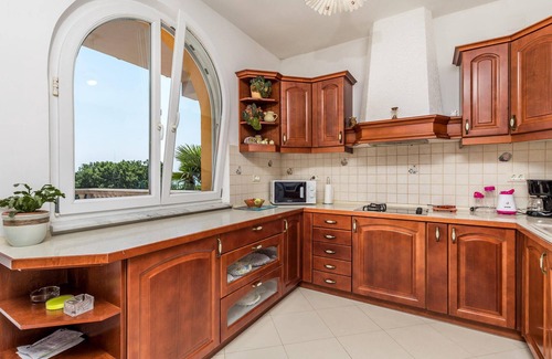 Opric Casa | Bonita casa en Opric con WiFi