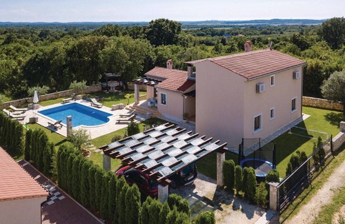 Valtura Casa | Bonita casa en Pula con WiFi