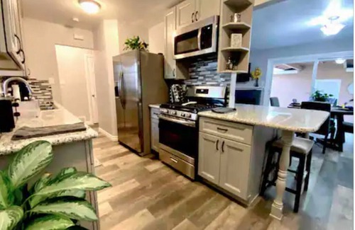 Riverside Casa | Nice Home in Riverside