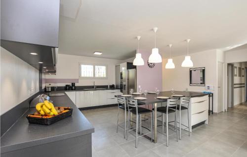 Salernes Casa | Nice Home In Salernes