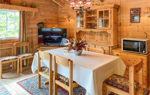 Selje Casa | Nice Home In Selje With Wifi