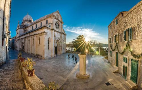 Drnis Casa | Nice Home In Sibenik With Jacuzzi