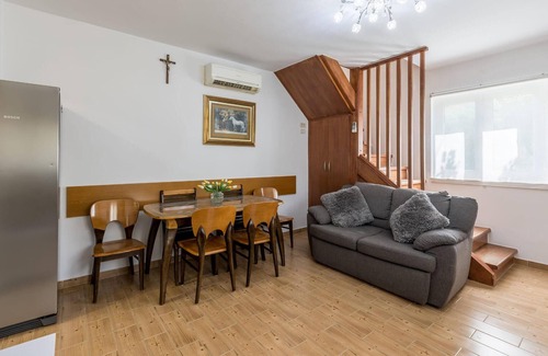 Solin Casa | Bonita casa en Solin con WiFi