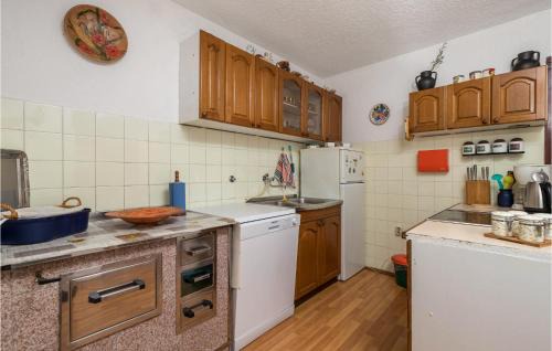 Senj Casa | Nice Home In Stinica With Wifi