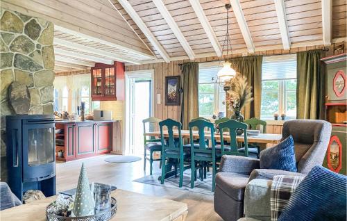 Sykkylven Casa | Nice Home In Sykkylven With Kitchen