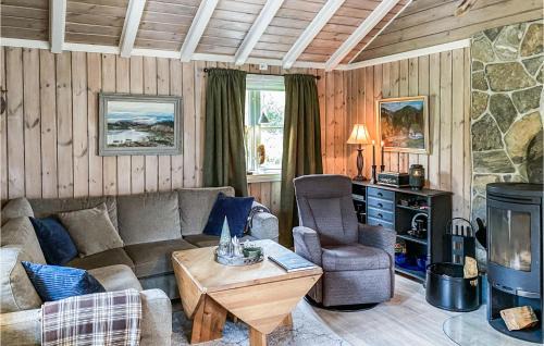 Sykkylven Casa | Nice Home In Sykkylven With Kitchen