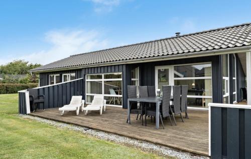 Skaven Strand Casa | Nice Home In Tarm With Kitchen