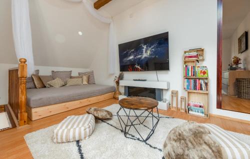 Udbina Casa | Nice Home In Udbina With House A Panoramic View