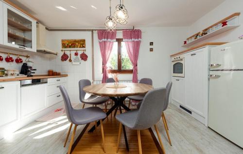 Udbina Casa | Nice Home In Udbina With House A Panoramic View
