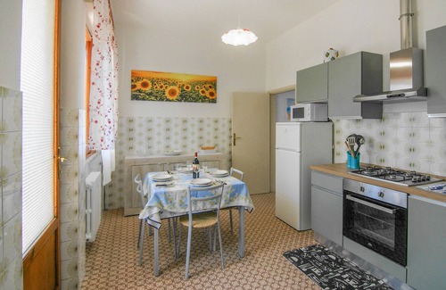 Querceta Casa | Nice home in Versilia