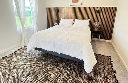 Pontiac Casa | Nice Home with Serene Water View