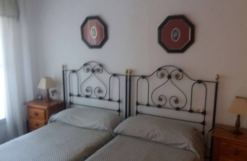 Velilla-Taramay Chalet De Esquí | Nice House close to the beach in Almuñecar.