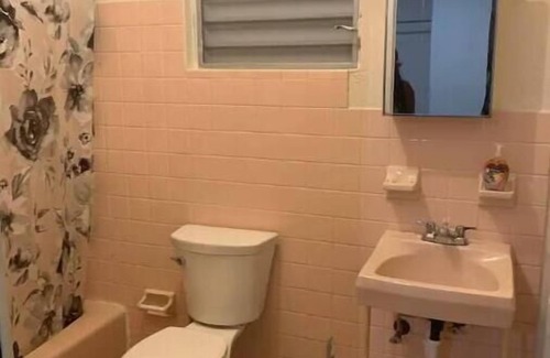 Mayaguez Pueblo Casa | Nice House near University of Mayaguez with covered and gated car parking.